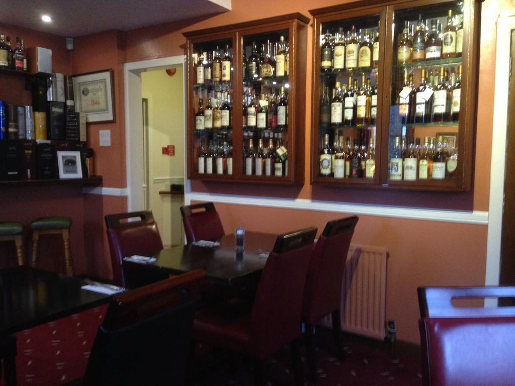 Highlander Inn Крейгалакий Екстериор снимка